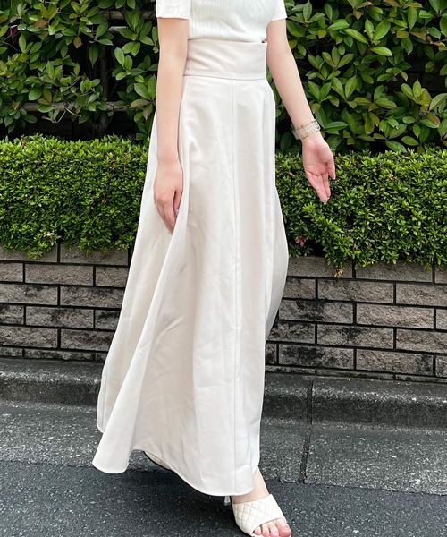 Lamoa（ラモア）の「【Lamoa/ラモア】【脚長効果】ハイウエスト　シンプルロングスカート（スカート・レディース・アイボリー/ブラック/ブルー・MEDIUM）」の7枚目の写真