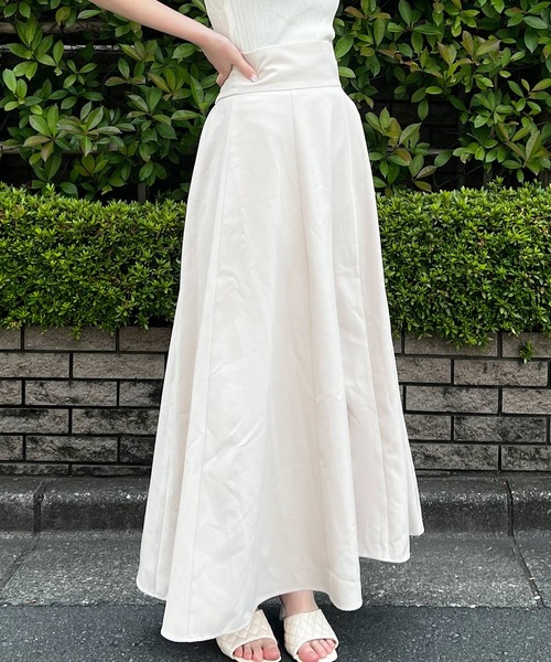 Lamoa（ラモア）の「【Lamoa/ラモア】【脚長効果】ハイウエスト　シンプルロングスカート（スカート・レディース・アイボリー/ブラック/ブルー・MEDIUM）」の11枚目の写真