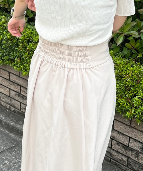 Lamoa（ラモア）の「【Lamoa/ラモア】【脚長効果】ハイウエスト　シンプルロングスカート（スカート・レディース・アイボリー/ブラック/ブルー・MEDIUM）」の5枚目の写真