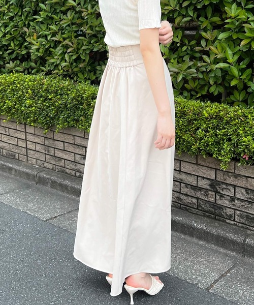 Lamoa（ラモア）の「【Lamoa/ラモア】【脚長効果】ハイウエスト　シンプルロングスカート（スカート・レディース・アイボリー/ブラック/ブルー・MEDIUM）」の15枚目の写真