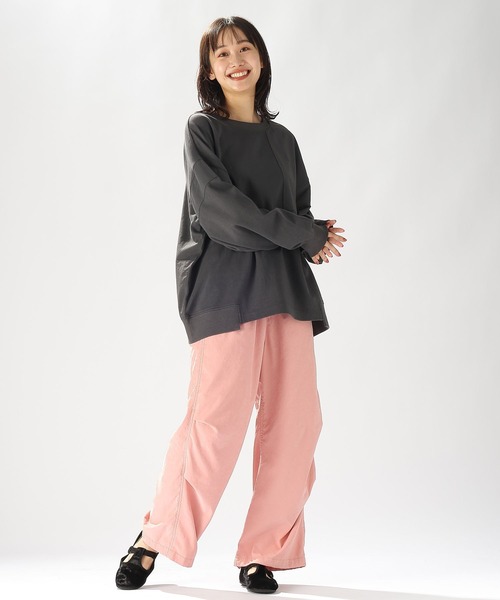 niko and...（ニコアンド）の「リメイク風ドッキングプルオーバー（スウェット・レディース・ライトグレー/オフホワイト/チャコール/グリーン・MEDIUM/LARGE）」の14枚目の写真