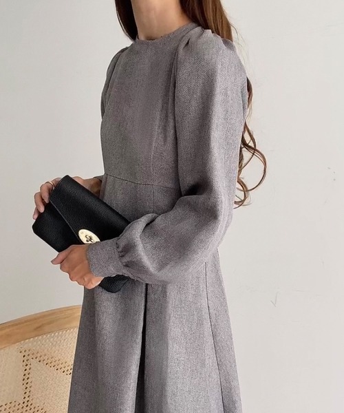 TWILL ツウィル　ボリュームスリーブAラインワンピース　ダンボール　タック FILLOU（FILLOU）の「ボリュームスリーブタックワンピース