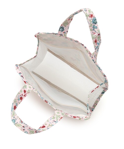 LAURA ASHLEY(ローラアシュレイ)の「ロサ サンクタ柄 スパ バッグ(トートバッグ・レディース・ブルー系5/ホワイト系1/ピンク系5・00)」の9枚目の写真