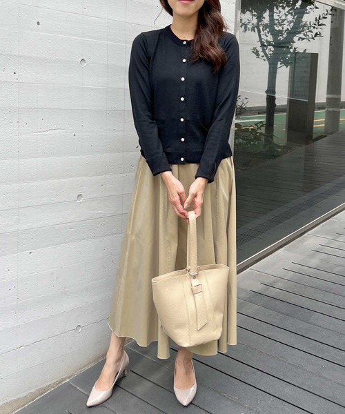 PICCIN PERLA（ピッチンペルラ）の「ビジューボタンバイカラーカーディガン（カーディガン/ボレロ・レディース・ライトグレー/ブラック/サックスブルー/オフホワイト/ラベンダー・M）」の21枚目の写真