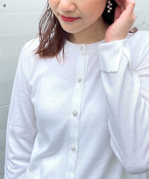 PICCIN PERLA（ピッチンペルラ）の「ビジューボタンバイカラーカーディガン（カーディガン/ボレロ・レディース・ライトグレー/ブラック/サックスブルー/オフホワイト/ラベンダー・M）」の13枚目の写真