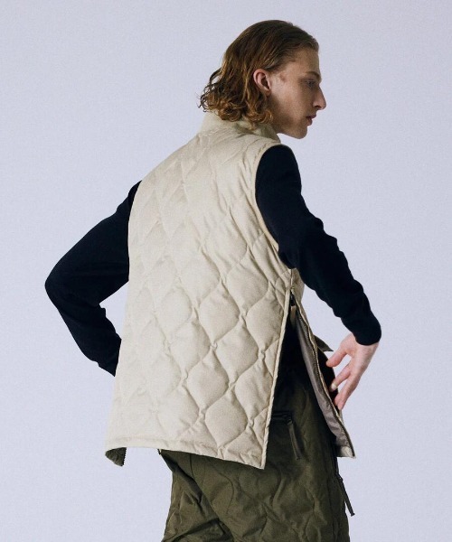 TAION(タイオン)の「MILITARY LIB TURTLENECK W-ZIP DOWN VEST 012ZML-1(ダウンベスト・メンズ・ホワイト・X-LARGE/XX-LARGE/3)」の2枚目の写真