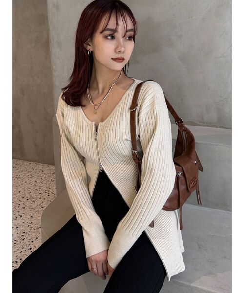 EMODA（エモダ）の「フロントジップロングトップス（ニット/セーター・レディース・ベージュ/グレー/ブラック・FREE）」の9枚目の写真