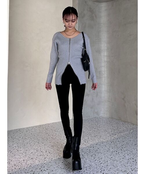 EMODA（エモダ）の「フロントジップロングトップス（ニット/セーター・レディース・ベージュ/グレー/ブラック・FREE）」の17枚目の写真