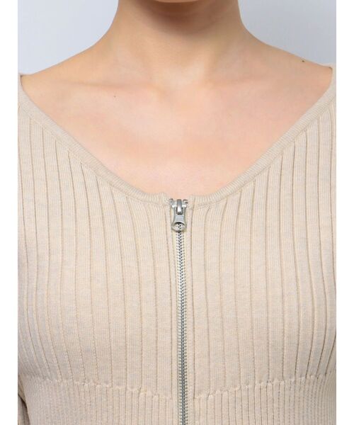 EMODA（エモダ）の「フロントジップロングトップス（ニット/セーター・レディース・ベージュ/グレー/ブラック・FREE）」の21枚目の写真