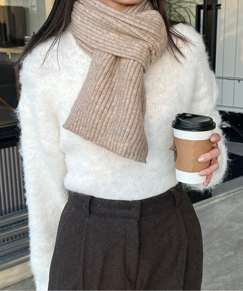 LE MORE（リモア）の「リブニットショートマフラー（マフラー・レディース・ベージュ/ブラック/アイボリー/ヘザーグレー・FREE）」の4枚目の写真