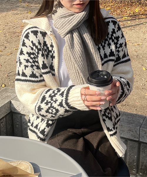 LE MORE（リモア）の「リブニットショートマフラー（マフラー・レディース・ベージュ/ブラック/アイボリー/ヘザーグレー・FREE）」の6枚目の写真