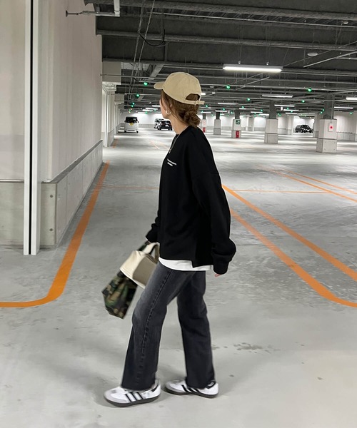 ISOOK（アイスー）の「【セットアップ対応】刺繍ロゴオーバースウェット(chiica original) / ロゴスウェット ワンポイント トレーナー オーバーサイズ（スウェット・レディース・アイボリー/ブラック/グレー/ブラウン・FREE）」の16枚目の写真