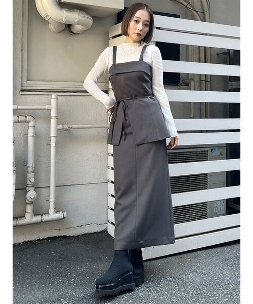 MURUA(ムルーア)の「【SET UP対応】パウダーツイルナロースカート(スカート・レディース・ライトグレー/ダークグレー/ブルー/モカ・1/2)」の5枚目の写真