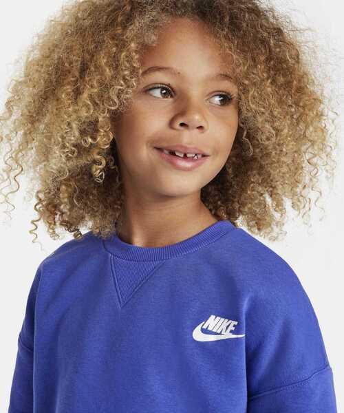 NIKE（ナイキ）の「ナイキ スノー デー フリース クルー セットアップ リトルキッズ ツーピース セットアップ / Nike Snow Day Fleece Crew Set Little Kids 2-Piece Set＜105-120cm 展開＞（スポーツグッズ・キッズ・ブラック・110/115/105/120）」の3枚目の写真