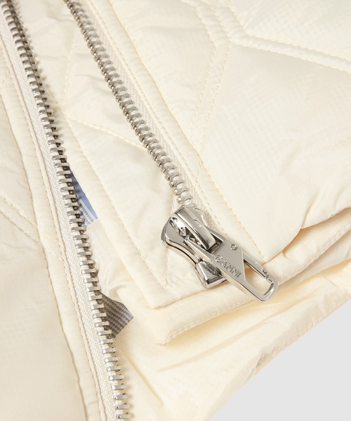 GANNI(ガニー)の「Ripstop Quilt Jacket(その他アウター・レディース・ホワイト・36/34/38)」の4枚目の写真