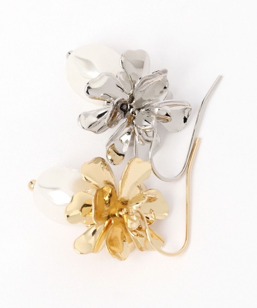 niko and...（ニコアンド）の「メタルフラワーパール調ピアス（ピアス（両耳用）・レディース・イエロー/グレー・0）」の4枚目の写真