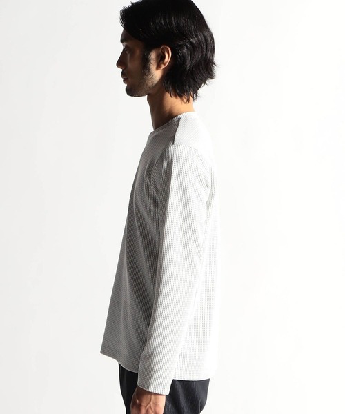 HIDEAWAYS NICOLE（ハイダウェイニコル）の「ボックスミニワッフル長袖Ｖネックカットソー（Tシャツ/カットソー・メンズ・ブラック/ホワイト×ブラック/ブラック×ホワイト・LARGE/MEDIUM/X-LARGE）」の4枚目の写真