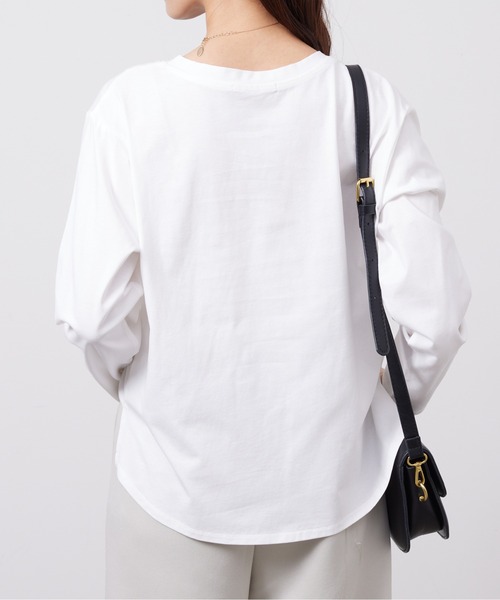 Chez toi（シェトワ）の「フロッキーロゴプリントロンT（Tシャツ/カットソー・レディース・ブラック/グレイッシュベージュ/オフホワイト・FREE）」の4枚目の写真