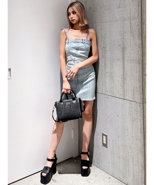 GYDA（ジェイダ）の「タイトベアデニムワンピース（ワンピース・レディース・ブルー/ライトブルー・MEDIUM/SMALL）」の14枚目の写真