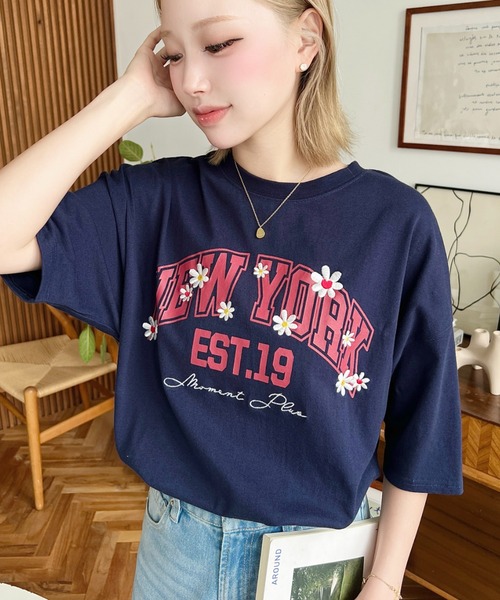 新品未使用♡ フラワーロゴTシャツ 綿100%オーバーサイズロゴプリント＆フラワー刺繍半袖Tシャツ（T