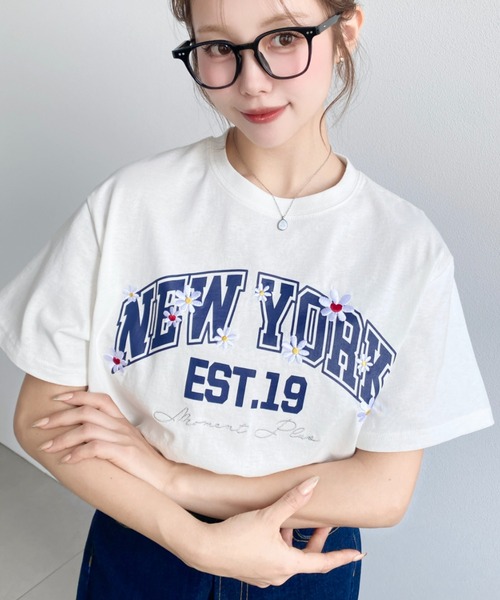 moment+(モーメントプラス)の「綿100%天竺.ロゴプリント&フラワー刺繍半袖Tシャツ(Tシャツ/カットソー・レディース・オフホワイト/オートミール/ネイビー・M/L)」の22枚目の写真