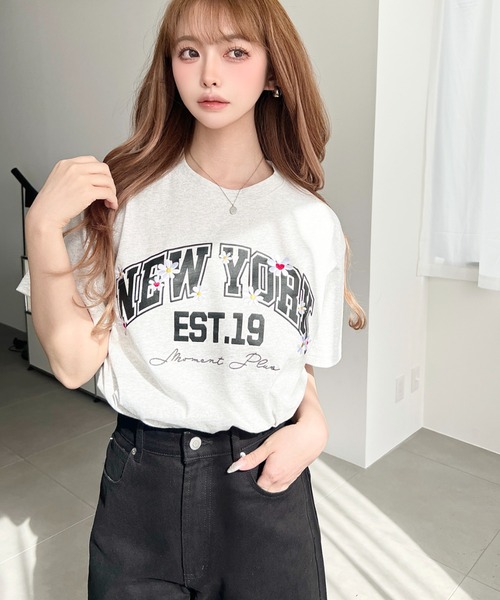 moment+(モーメントプラス)の「綿100%天竺.ロゴプリント&フラワー刺繍半袖Tシャツ(Tシャツ/カットソー・レディース・オフホワイト/オートミール/ネイビー・M/L)」の10枚目の写真