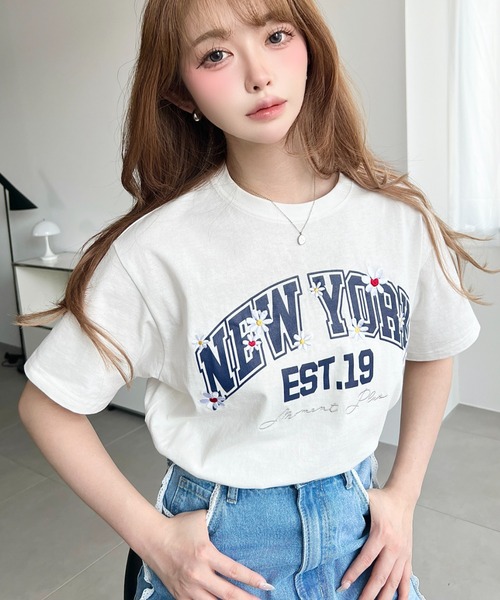 moment+(モーメントプラス)の「綿100%天竺.ロゴプリント&フラワー刺繍半袖Tシャツ(Tシャツ/カットソー・レディース・オフホワイト/オートミール/ネイビー・M/L)」の13枚目の写真