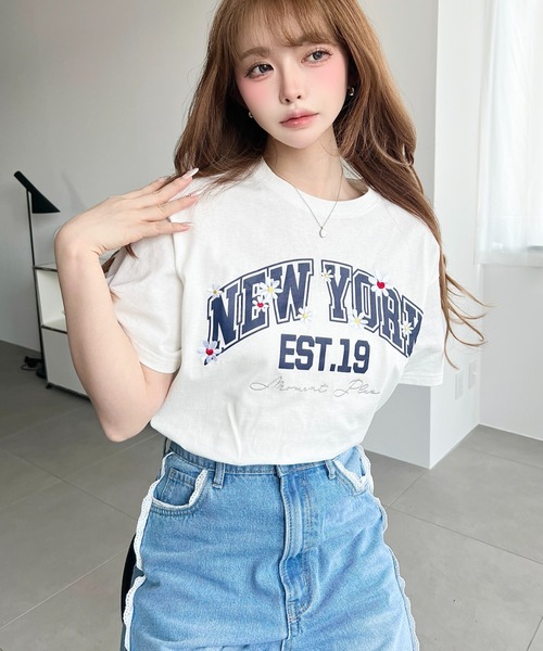 moment+(モーメントプラス)の「綿100%天竺.ロゴプリント&フラワー刺繍半袖Tシャツ(Tシャツ/カットソー・レディース・オフホワイト/オートミール/ネイビー・M/L)」の12枚目の写真