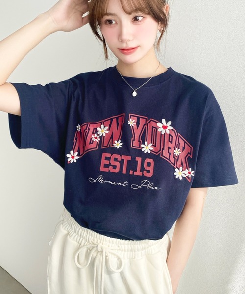moment+(モーメントプラス)の「綿100%天竺.ロゴプリント&フラワー刺繍半袖Tシャツ(Tシャツ/カットソー・レディース・オフホワイト/オートミール/ネイビー・M/L)」の20枚目の写真