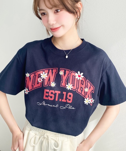 moment+(モーメントプラス)の「綿100%天竺.ロゴプリント&フラワー刺繍半袖Tシャツ(Tシャツ/カットソー・レディース・オフホワイト/オートミール/ネイビー・M/L)」の21枚目の写真