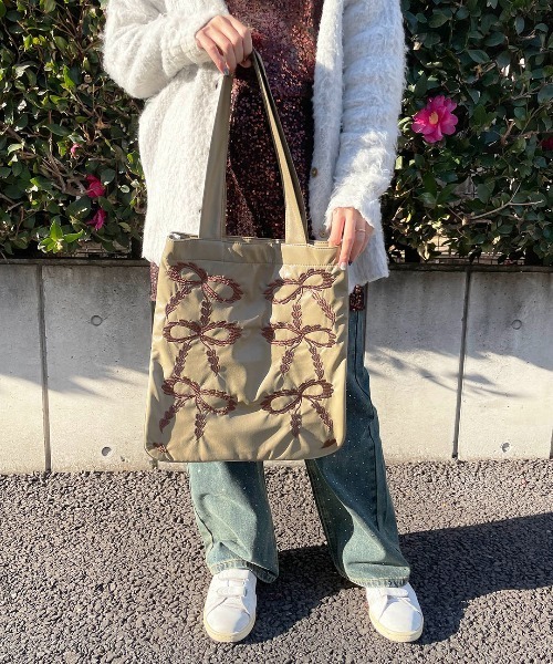 Casselini（キャセリーニ）の「Casselini(キャセリーニ)スカラップエンブロイダリトート（トートバッグ・レディース・ブラック/カーキ/ピンク/ブルー・FREE）」の13枚目の写真