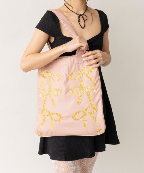 Casselini（キャセリーニ）の「Casselini(キャセリーニ)スカラップエンブロイダリトート（トートバッグ・レディース・ブラック/カーキ/ピンク/ブルー・FREE）」の18枚目の写真