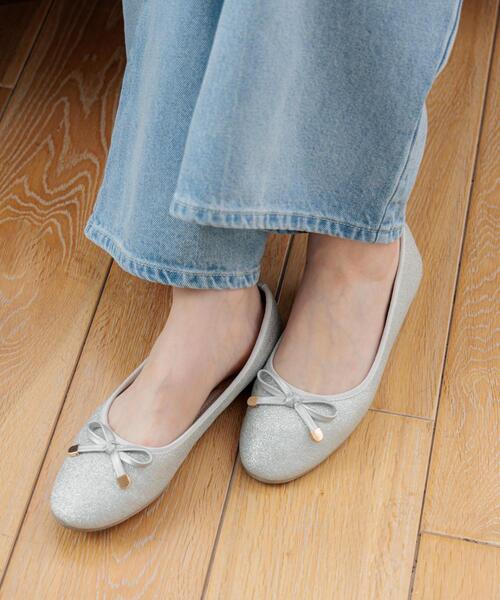 INGNI(イング)の「リボンバレエシューズ/A(パンプス・レディース・アイボリー/ブラック/シルバー・M/L)」の10枚目の写真