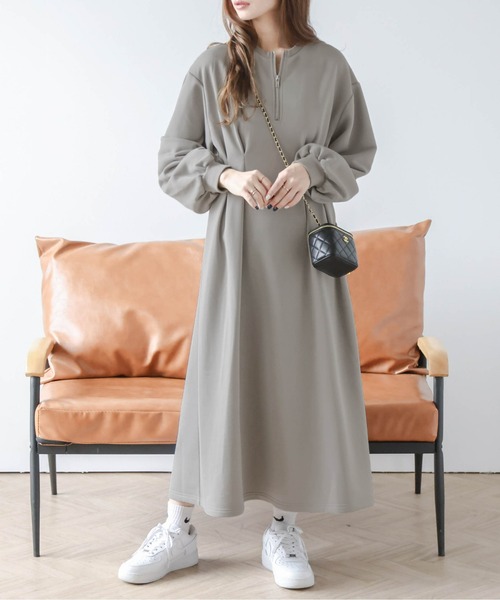 AMELY(エミリー)の「2wayハーフジップワンピース(ワンピース・レディース・グレー/ブラック/グレイッシュベージュ・フリー)」の13枚目の写真
