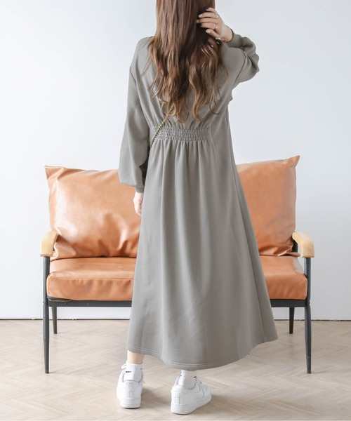 AMELY(エミリー)の「2wayハーフジップワンピース(ワンピース・レディース・グレー/ブラック/グレイッシュベージュ・フリー)」の14枚目の写真