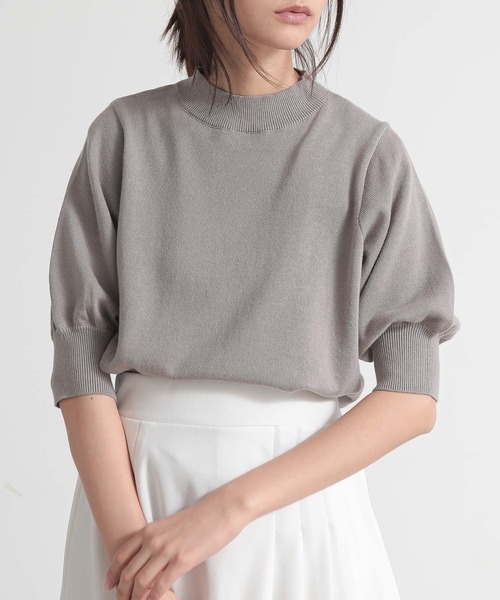 and it_（アンドイット）の「ハイネックパフスリーブコットンニット（Tシャツ/カットソー・レディース・ロイヤルブルー/アイボリー/ブラック/グレイッシュベージュ・M-L）」の3枚目の写真