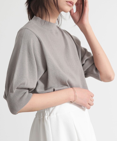 and it_（アンドイット）の「ハイネックパフスリーブコットンニット（Tシャツ/カットソー・レディース・ロイヤルブルー/アイボリー/ブラック/グレイッシュベージュ・M-L）」の11枚目の写真