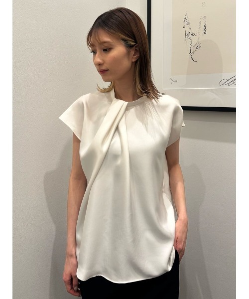 ESTNATION(エストネーション)の「ESTNATION / タックフレンチスリーブブラウス(シャツ/ブラウス・レディース・オフホワイト/ブルー/ネイビー・36/38)」の15枚目の写真