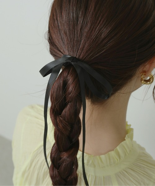 Monocoro toppi(モノコロトッピ)の「サテン ロングリボン チビシュシュ ミニシュシュ(ヘアゴム・レディース・ブラック・フリー)」の4枚目の写真