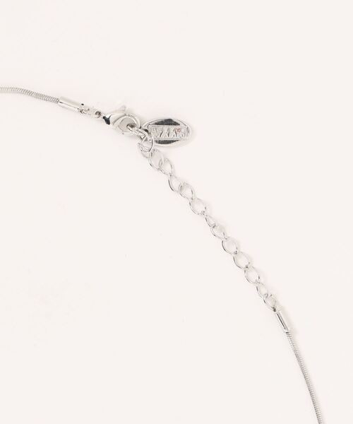 LOWRYS FARM（ローリーズファーム）の「ハートガラスネックレス 117828（ネックレス・レディース・ブラック/ホワイト・FREE）」の3枚目の写真