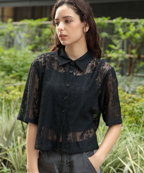 LAKOLE（ラコレ）の「レースショートシャツ半袖 / 115148（シャツ/ブラウス・レディース・ブルー/ブラック/アイボリー/エンジ・SMALL/MEDIUM）」の3枚目の写真