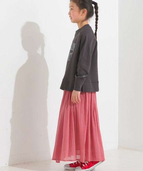 OMNES（オムネス）の「キッズ 裏毛スウェットサイドスリットプルオーバー（スウェット・キッズ・ピンクベージュ/モカ/チャコール/ホワイト・100/110/140/120/130）」の11枚目の写真