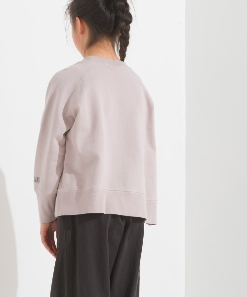 OMNES（オムネス）の「キッズ 裏毛スウェットサイドスリットプルオーバー（スウェット・キッズ・ピンクベージュ/モカ/チャコール/ホワイト・100/110/140/120/130）」の22枚目の写真