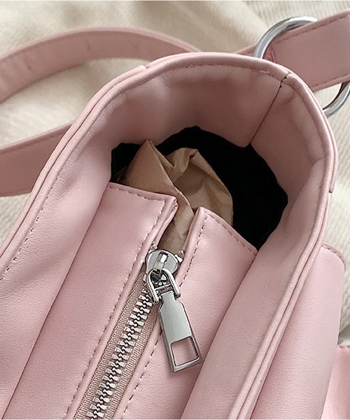 LA VORAGINE（ラ ヴォラジネ）の「紐リボンギャザー　フラップショルダーバッグ（ショルダーバッグ・レディース・ピンク/シルバー/ブラック/アイボリー・FREE）」の9枚目の写真