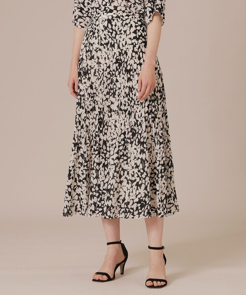 MACKINTOSH LONDON(マッキントッシュ ロンドン)の「【エクラ掲載】シルエットフラワースカート(スカート・レディース・ベージュ/ブラック・38/36)」の2枚目の写真