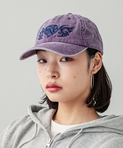 X-girl（エックスガール）の「TRIBAL HEART LOGO 6PANEL CAP（キャップ