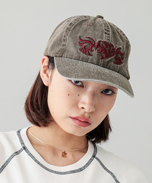 X-girl（エックスガール）の「TRIBAL HEART LOGO 6PANEL CAP（キャップ・レディース・ブラック/ブラウン/パープル・ONE SIZE）」の7枚目の写真