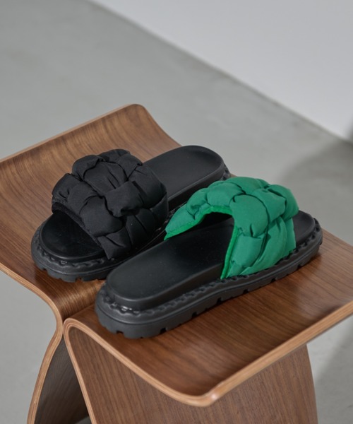 MERLOT（メルロー）の「パデット編み込みサンダル（サンダル・レディース・ブラック/グリーン・LARGE/MEDIUM/SMALL）」の6枚目の写真