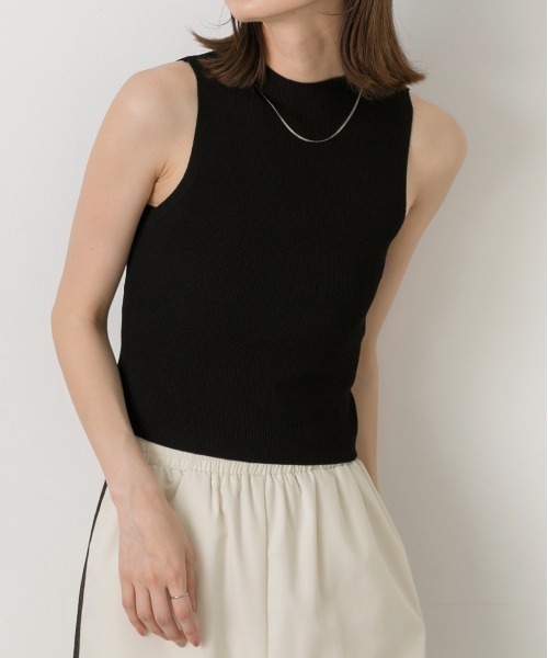 ad thie(アドティエ)の「ノースリーブ ニットトップス(Tシャツ/カットソー・レディース・オフホワイト/グレー/ブラック/レッド/モカ・FREE)」の2枚目の写真