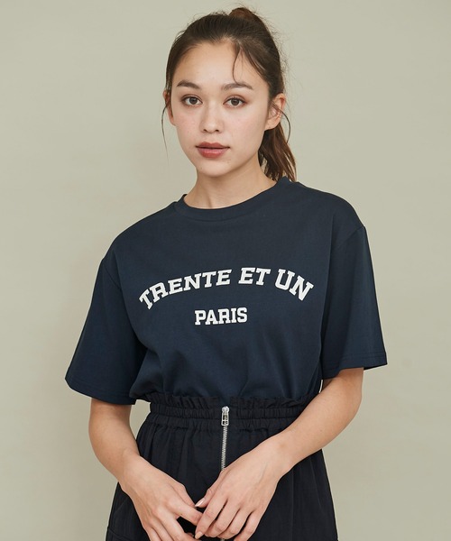 31 Sons de mode(トランテアン ソン ドゥ モード)の「カレッジライクPARISロゴT(Tシャツ/カットソー・レディース・オフホワイト/ネイビー・フリー)」の2枚目の写真